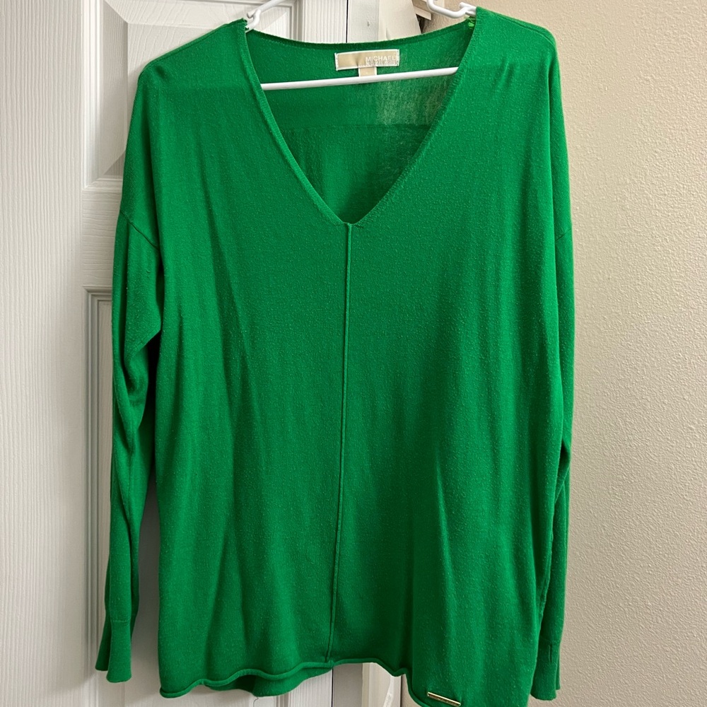 Michael Kors used long sleeve. Gently used. No longer fits. Very soft and comfy